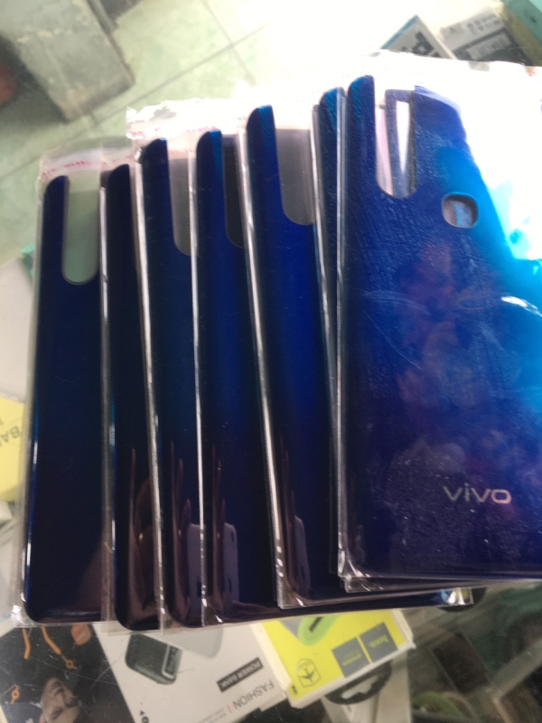 Thay nắp lưng Vivo V15